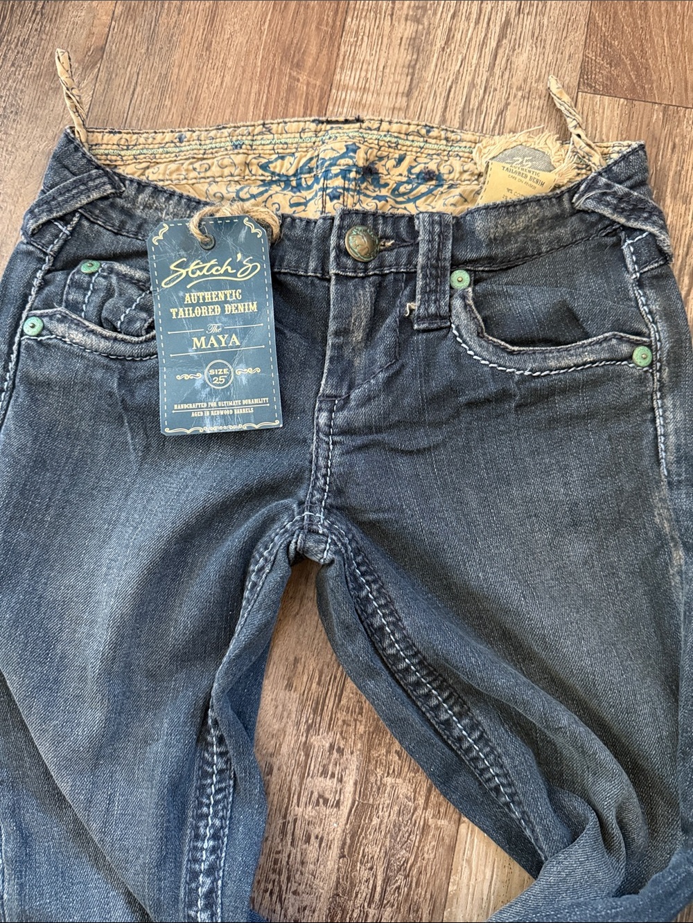 Y2K Stitch’s Maya Indian button country girl jeans 25